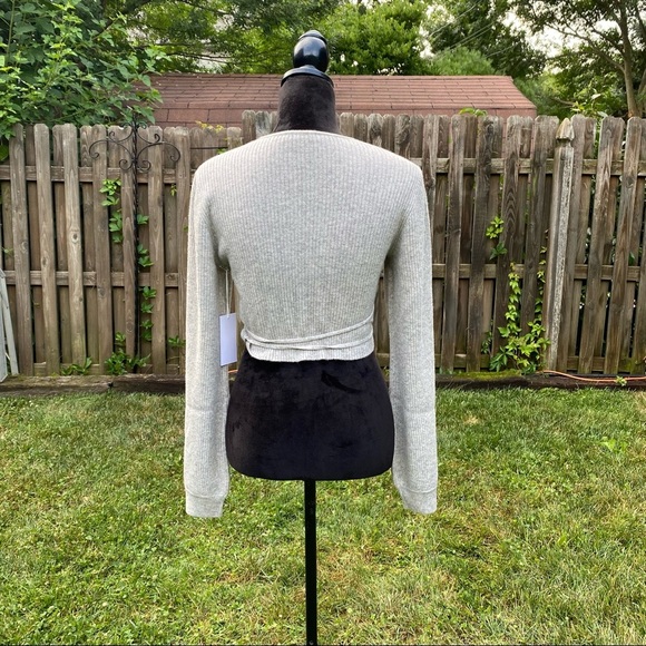 Reformation Remus Cashmere Light Grey Wrap Crop Ribbed Sweater Size Large NWT - Picture 12 of 15